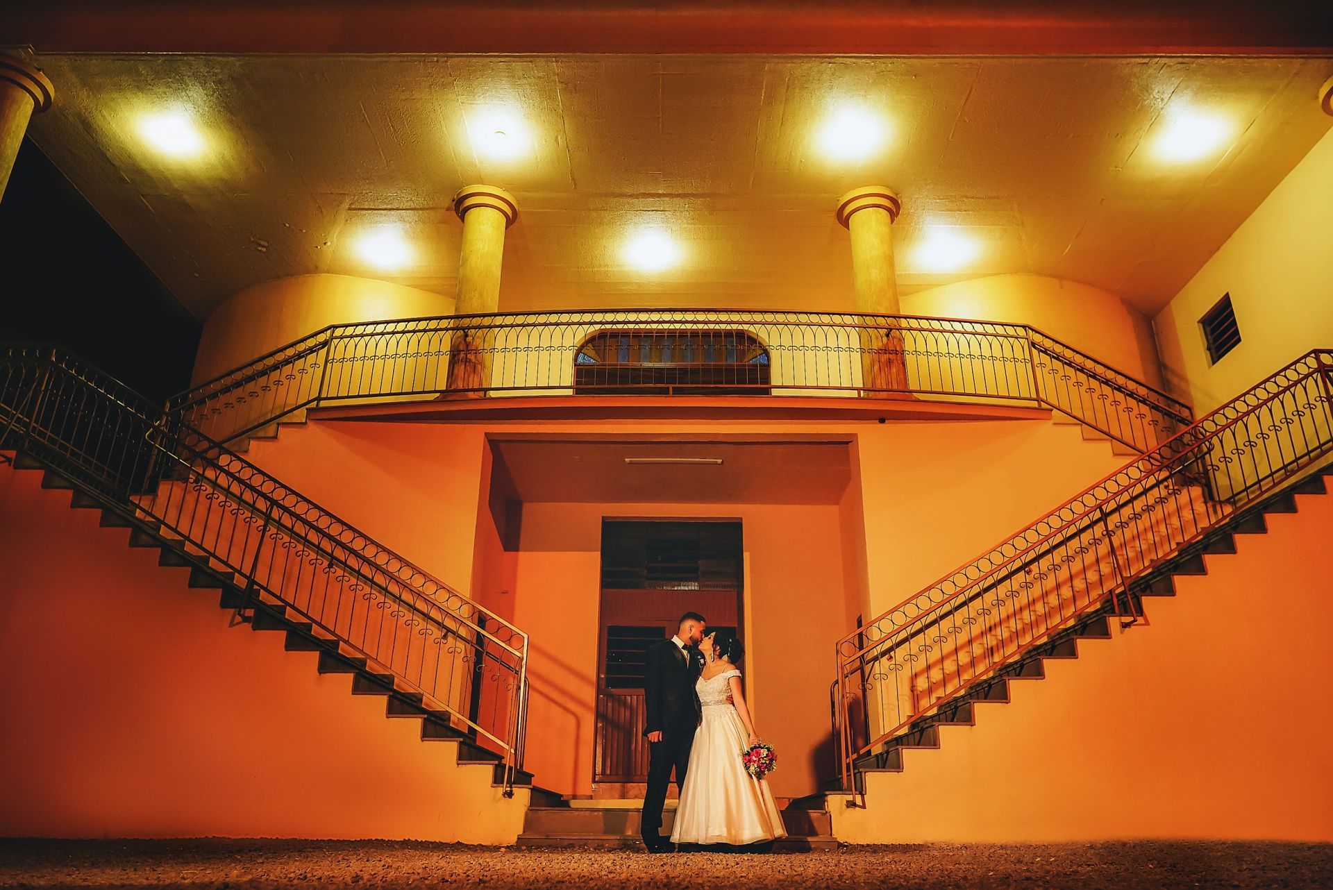 Foto O dia tão esperado chegou para esse casal... o dia do sim ...  - Imagem 16