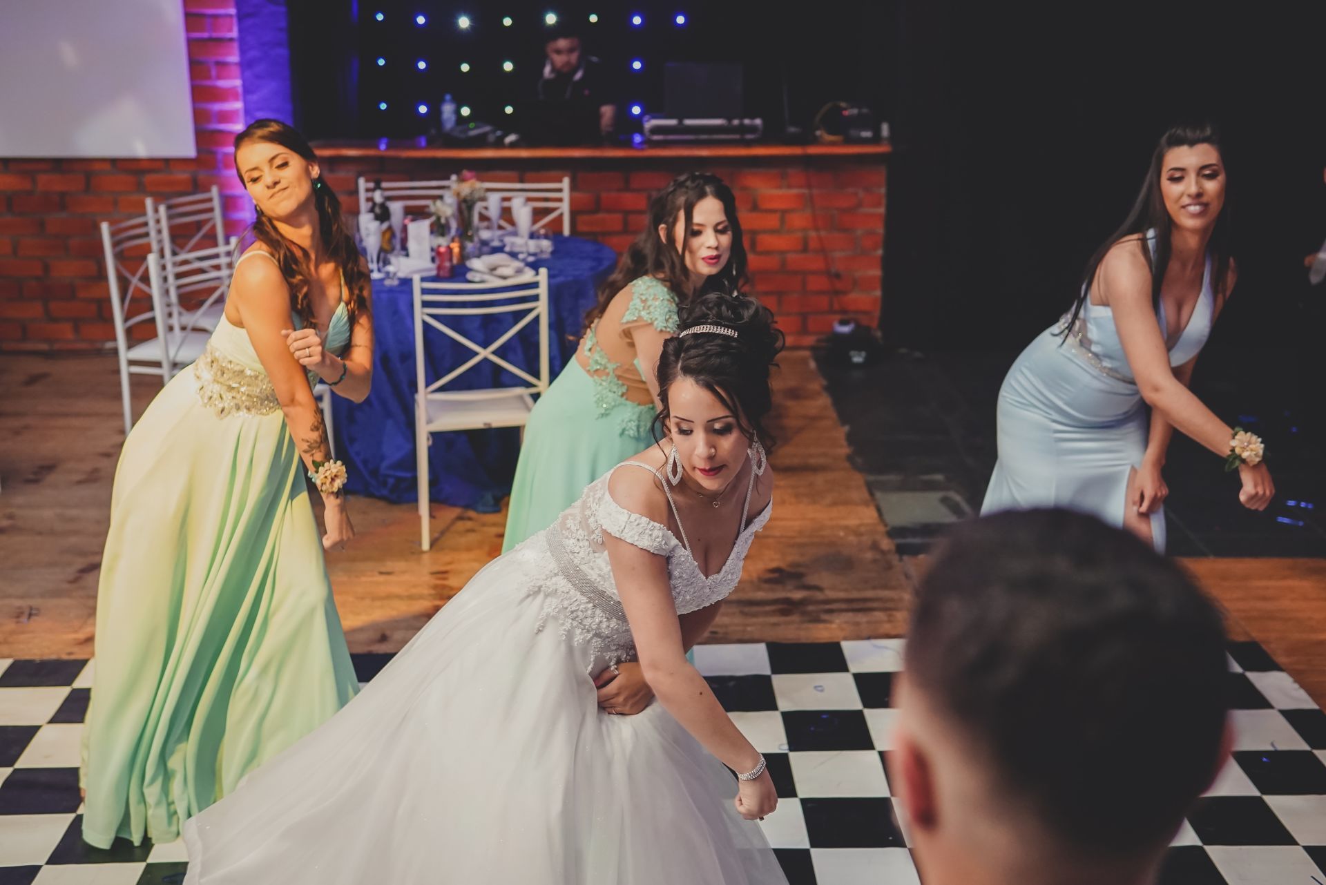 Foto O dia tão esperado chegou para esse casal... o dia do sim ...  - Imagem 39