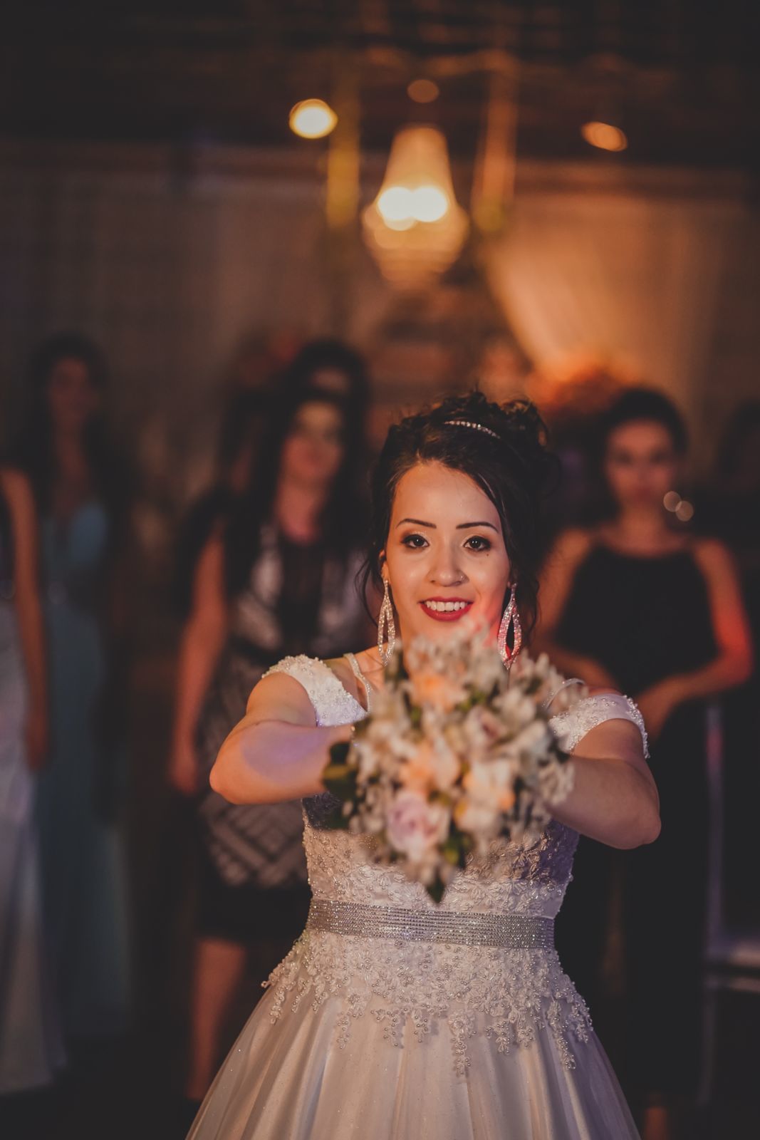 Foto O dia tão esperado chegou para esse casal... o dia do sim ...  - Imagem 45