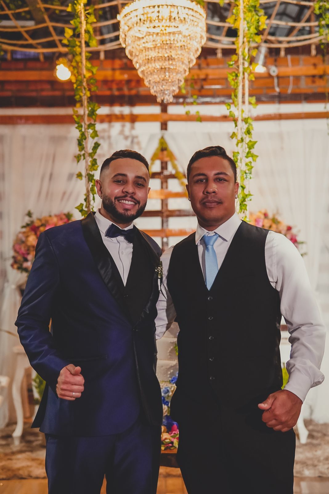 Foto O dia tão esperado chegou para esse casal... o dia do sim ...  - Imagem 33