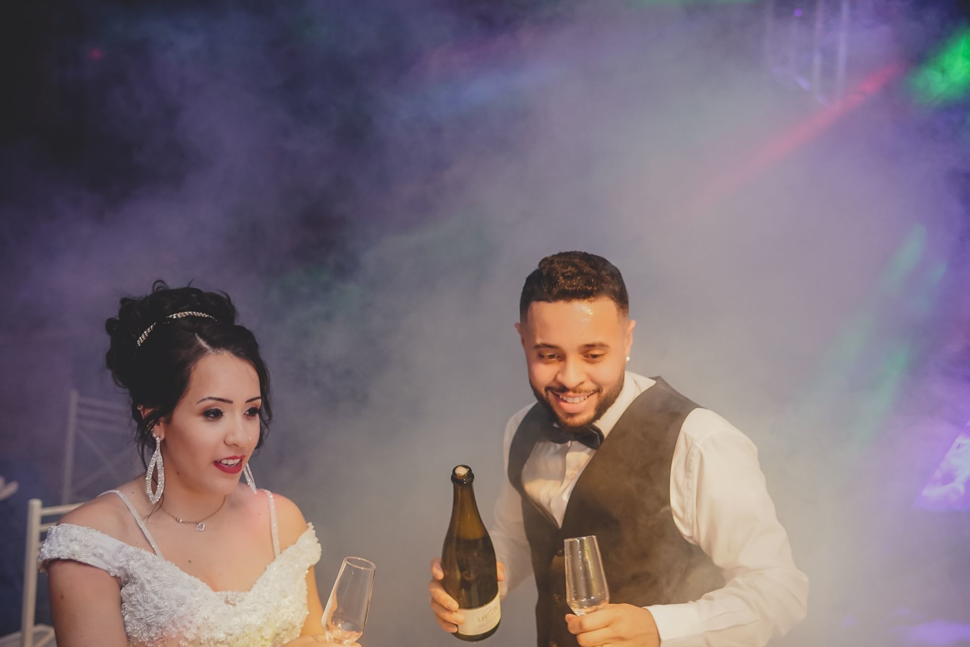 Foto O dia tão esperado chegou para esse casal... o dia do sim ...  - Imagem 43