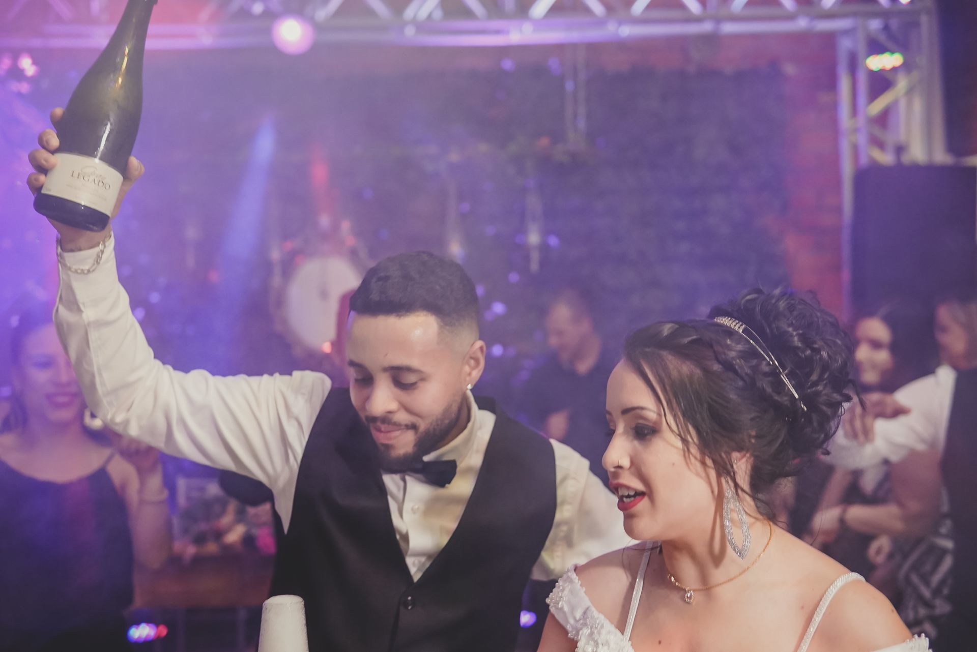 Foto O dia tão esperado chegou para esse casal... o dia do sim ...  - Imagem 44