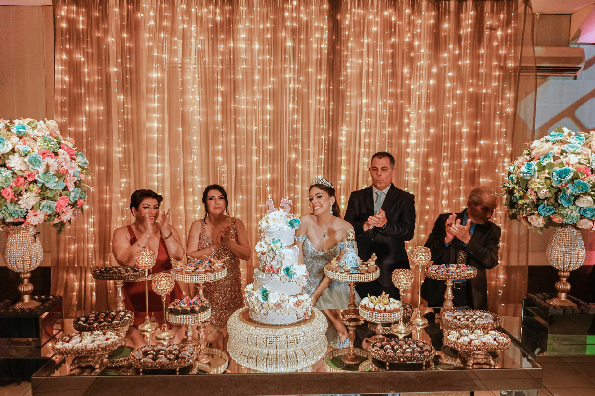 Foto Festa 15 anos Thauana - em Porto Alegre na Party House Eventos - Imagem 36